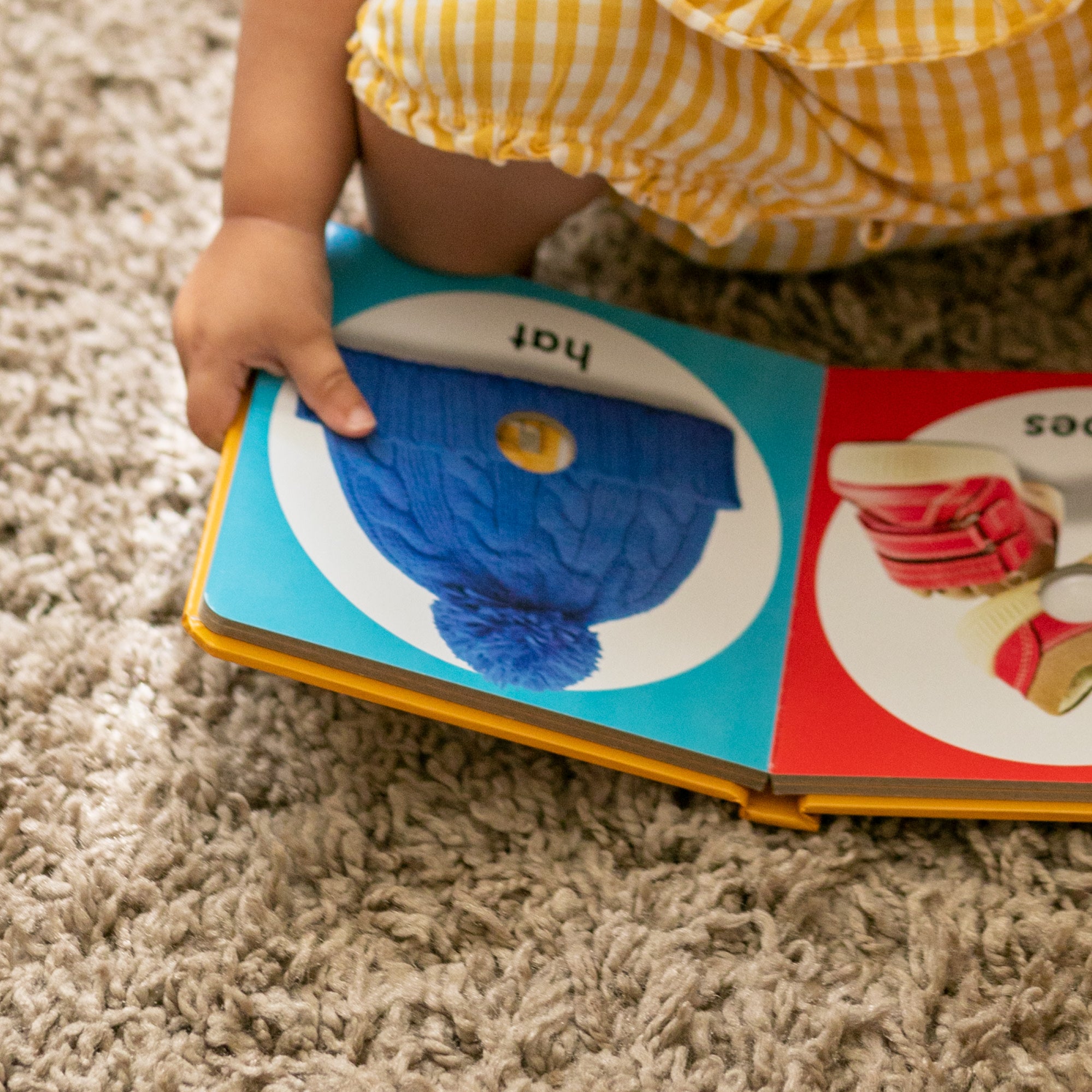Poke-a-Dot: First Colors Board Book - Image 5