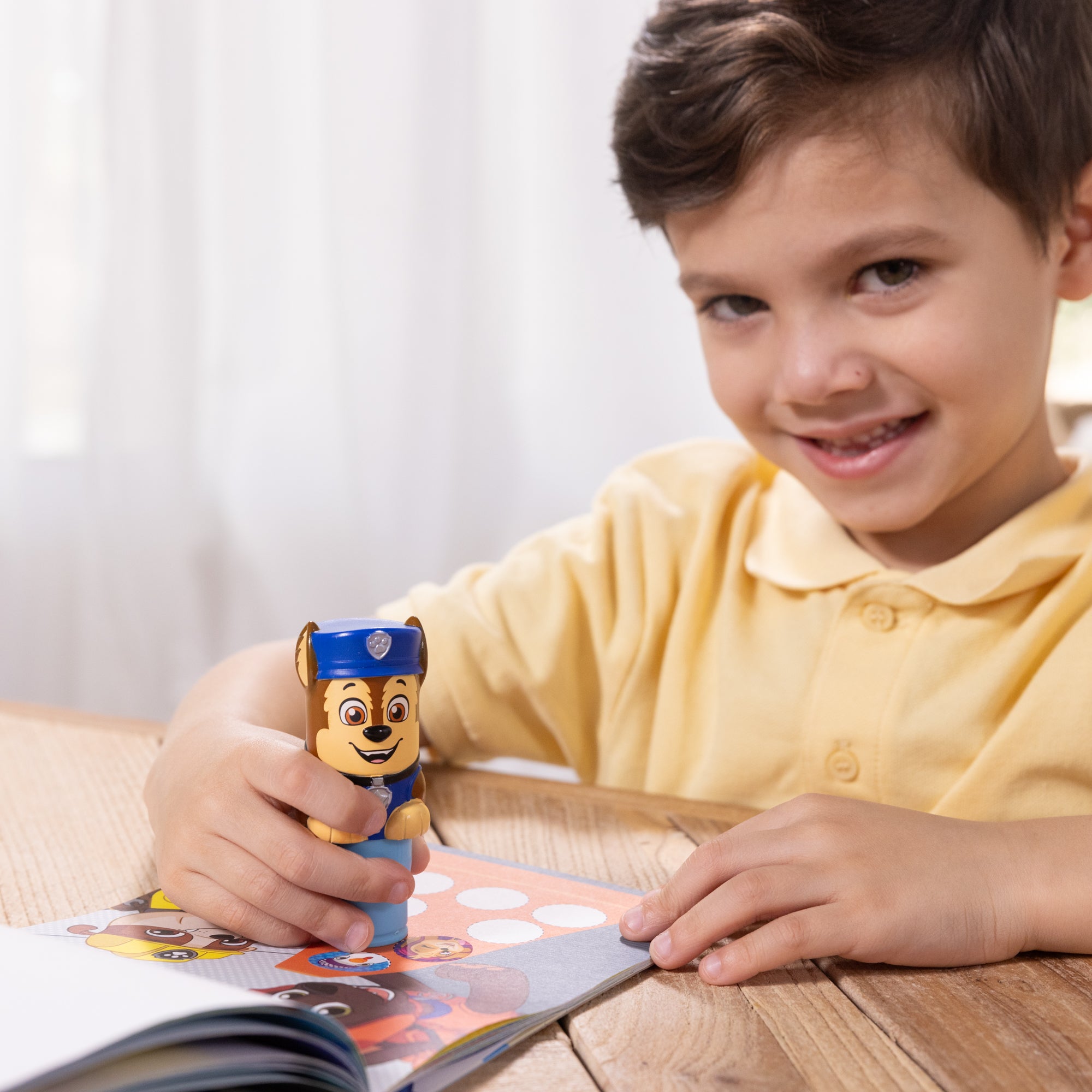Sticker WOW!™ PAW Patrol Chase Bundle: Activity Pad & Sticker Stamper + Mini Activity Pad and 200 Refill Stickers - Image 6