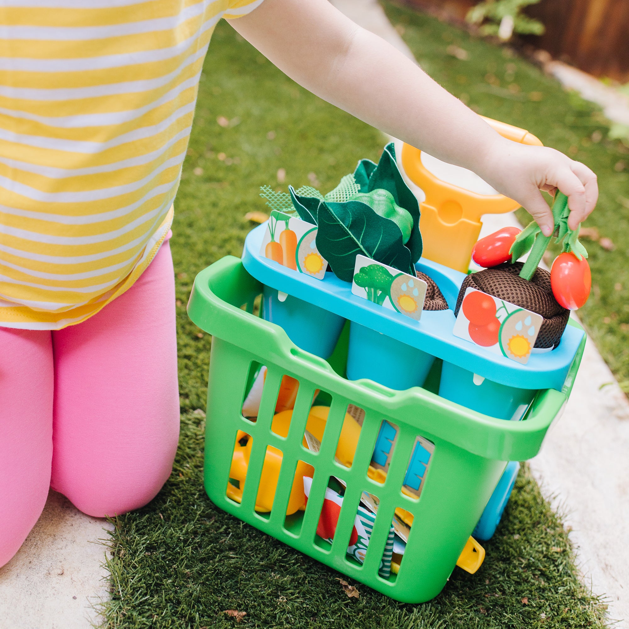 Let's Explore Vegetable Gardening Play Set - Image 10
