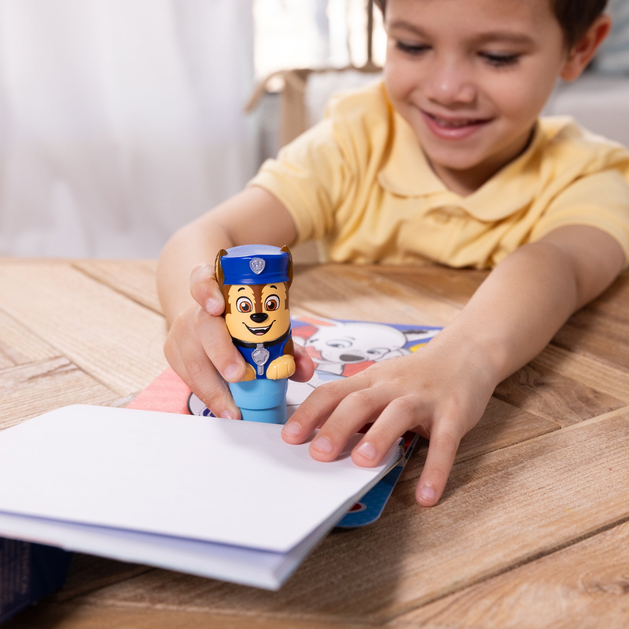 Sticker WOW!™ PAW Patrol Chase Bundle: Activity Pad & Sticker Stamper + Mini Activity Pad and 200 Refill Stickers - Image 7