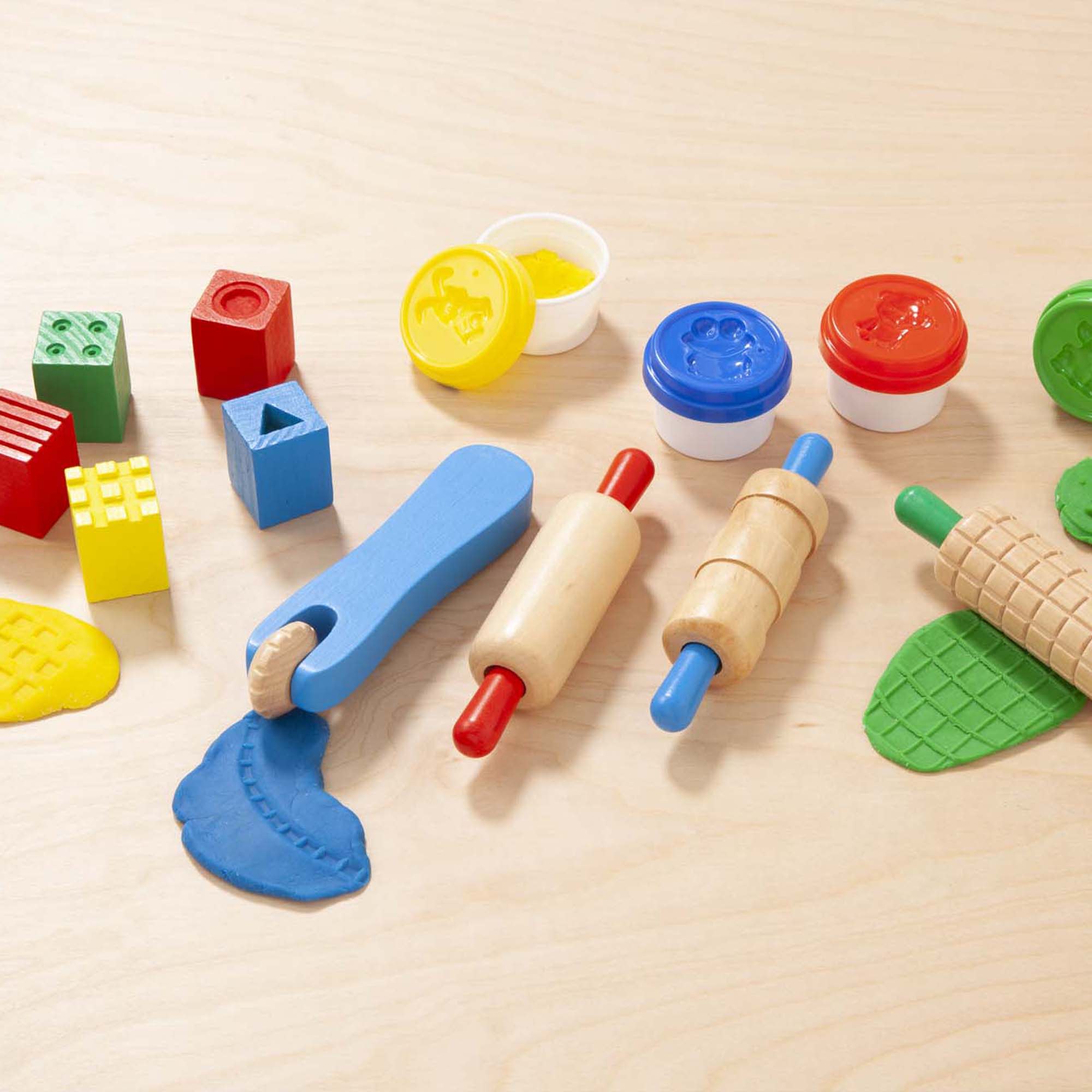 Created by Me! Shape. Model & Mold Modeling Dough Craft Kit - Image 9