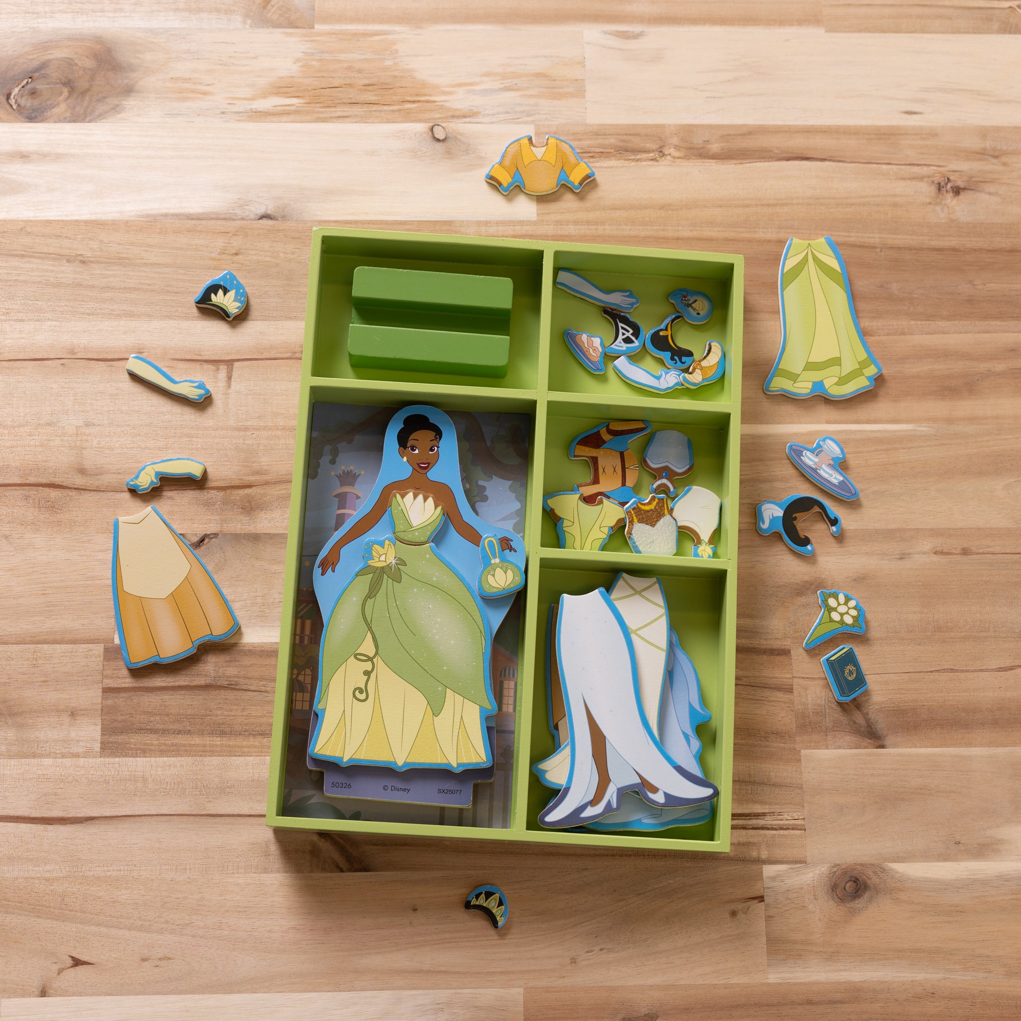 Disney Tiana Wooden Magnetic Dress-Up Play Set - Image 9