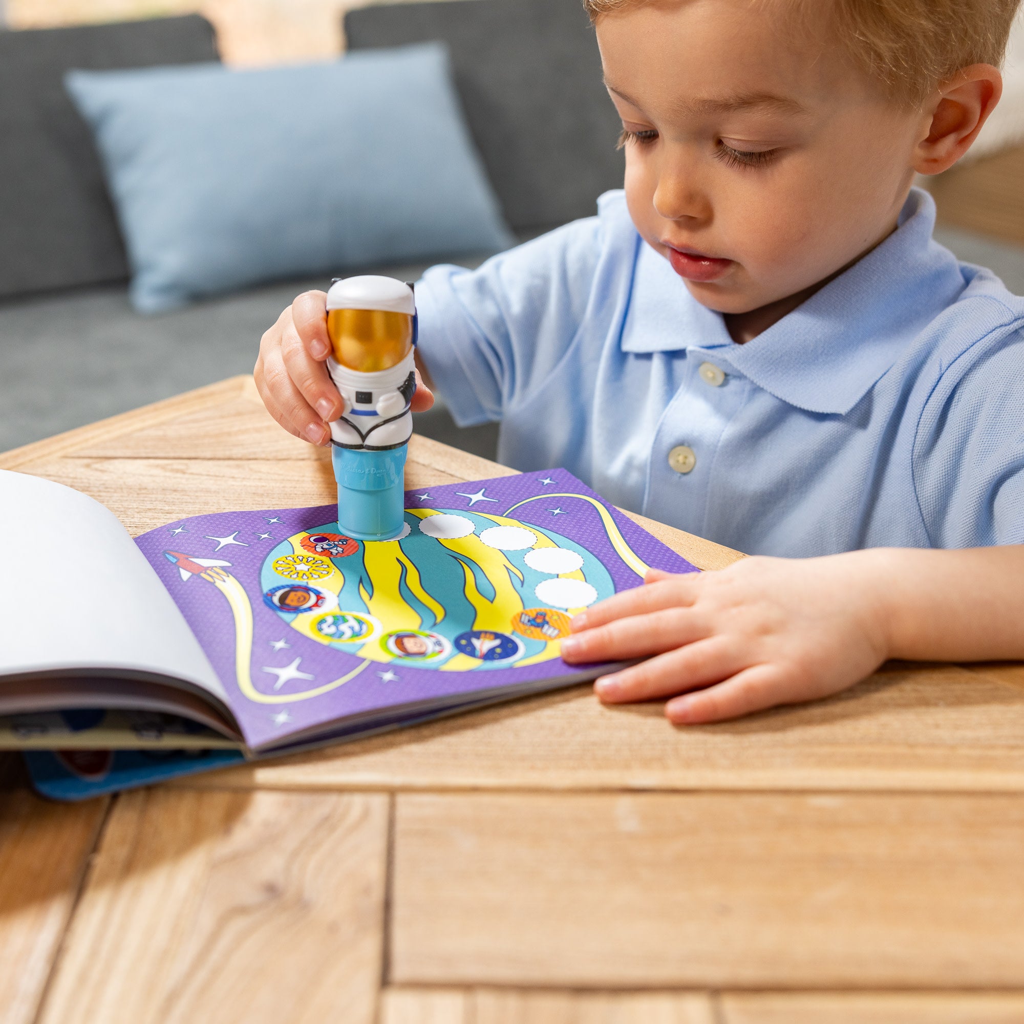 Sticker WOW!™ Activity Pad & Sticker Stamper - Astronaut - Image 5