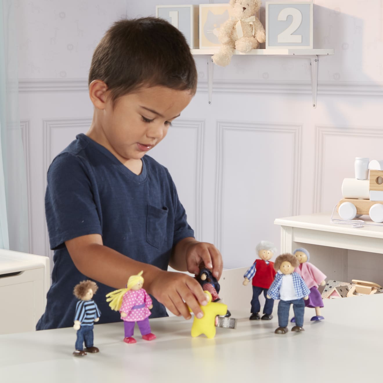 Wooden Doll Family - Image 5