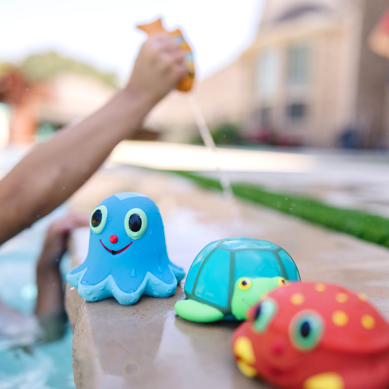 Seaside Sidekicks Squirters Water Toys - Image 2