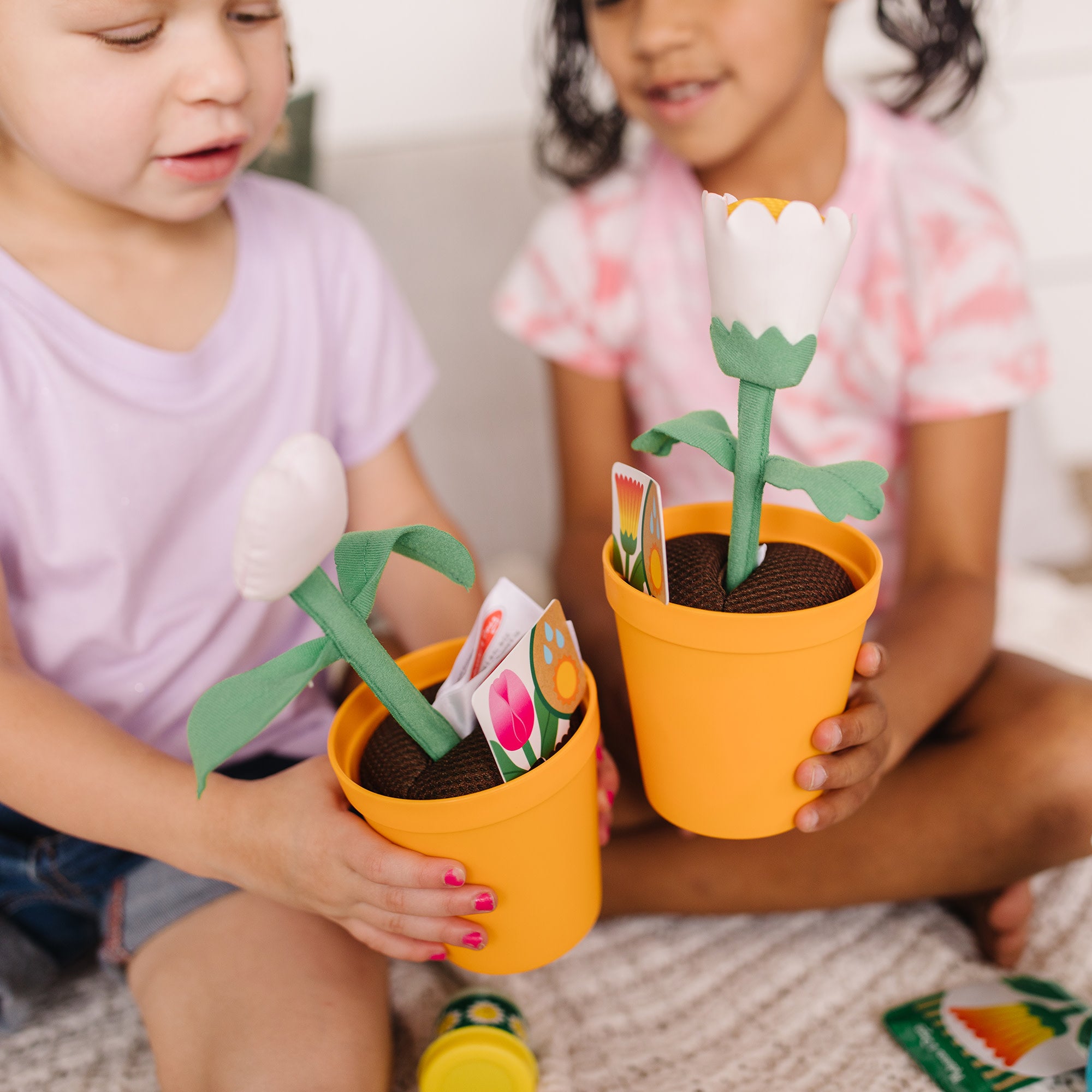 Let's Explore Flower Gardening Play Set - Image 2