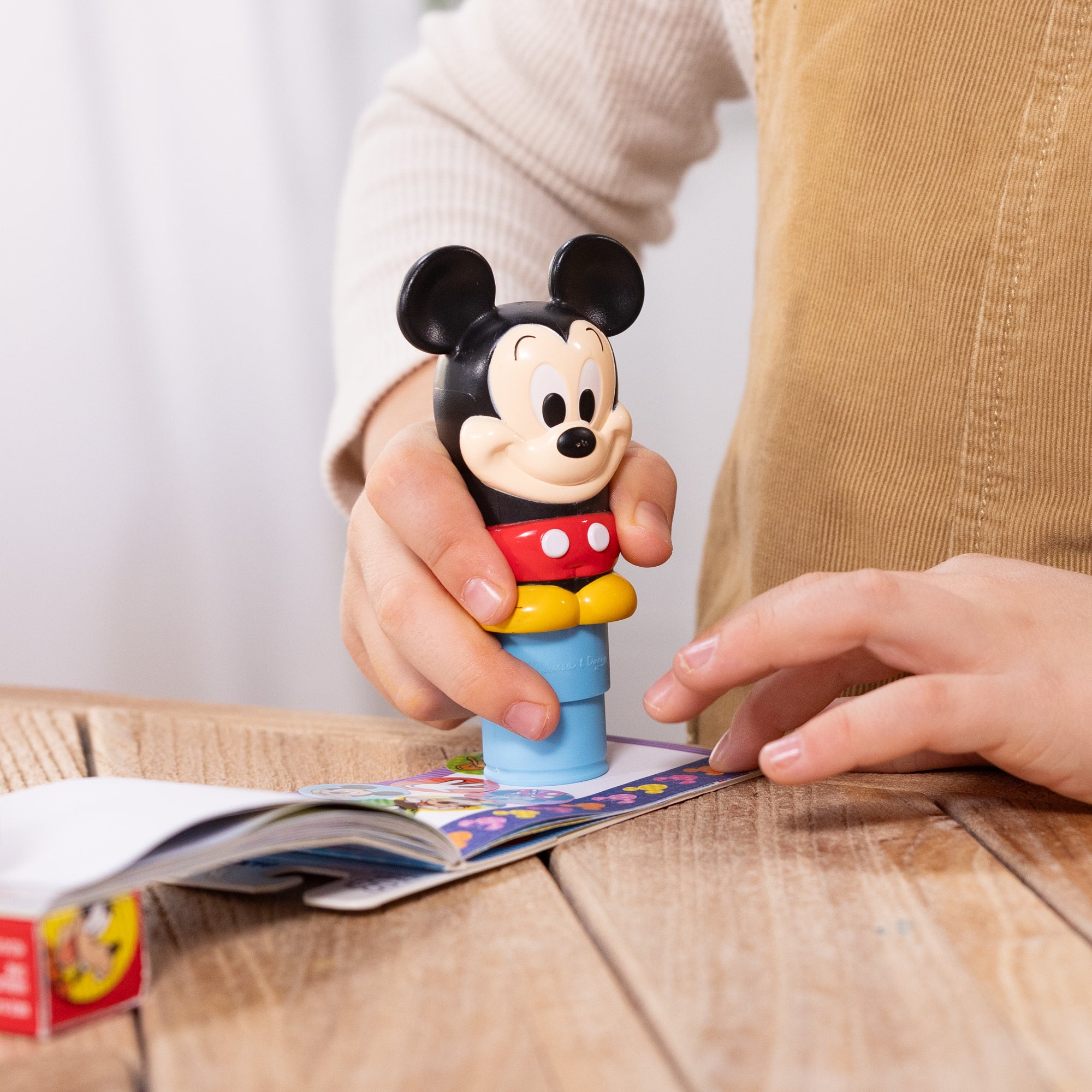 Sticker WOW!™ Disney Mickey Mouse Bundle: Activity Pad & Sticker Stamper + Mini Activity Pad and 200 Refill Stickers - Image 8