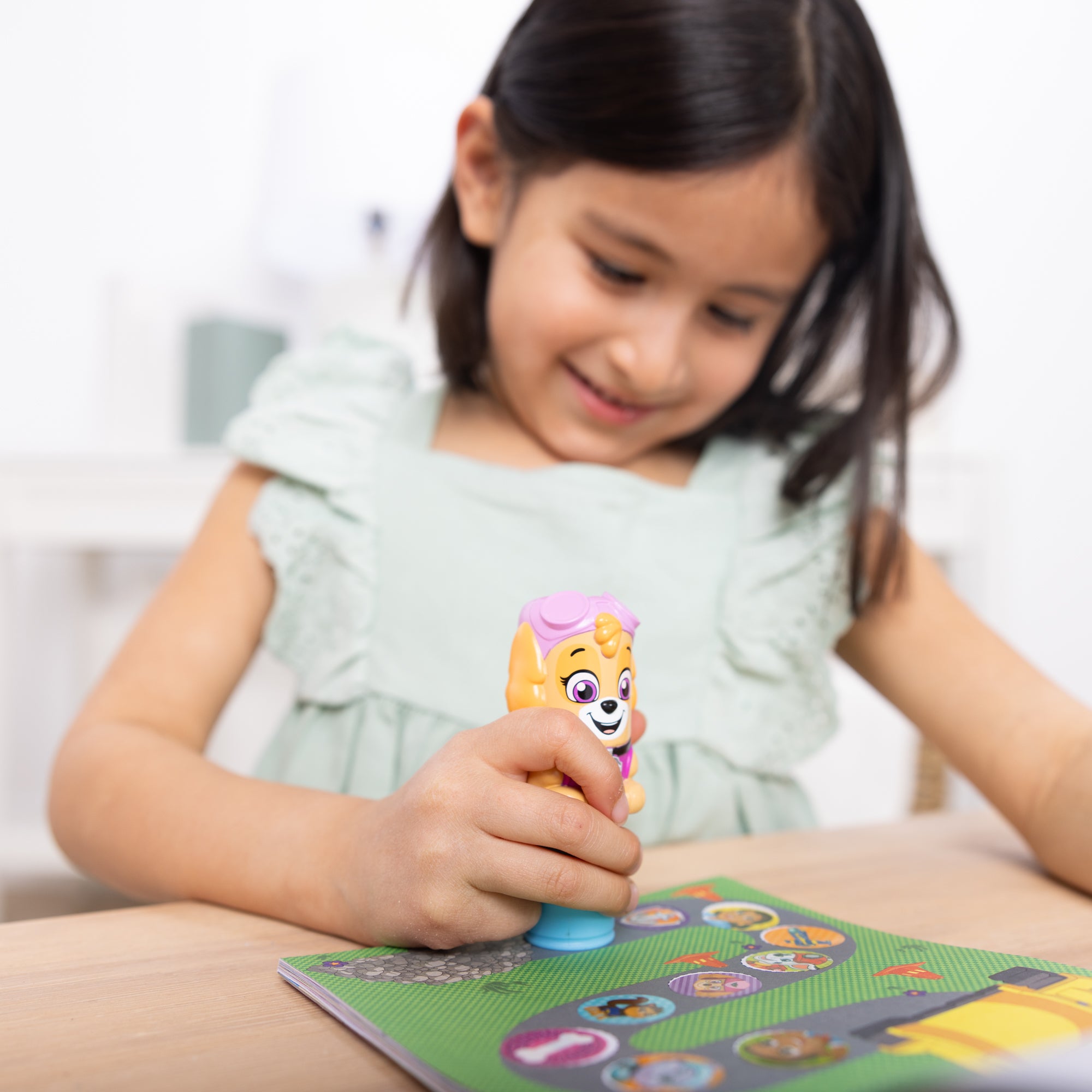 Sticker WOW!™ Activity Pad & Sticker Stamper - PAW Patrol Skye - Image 7