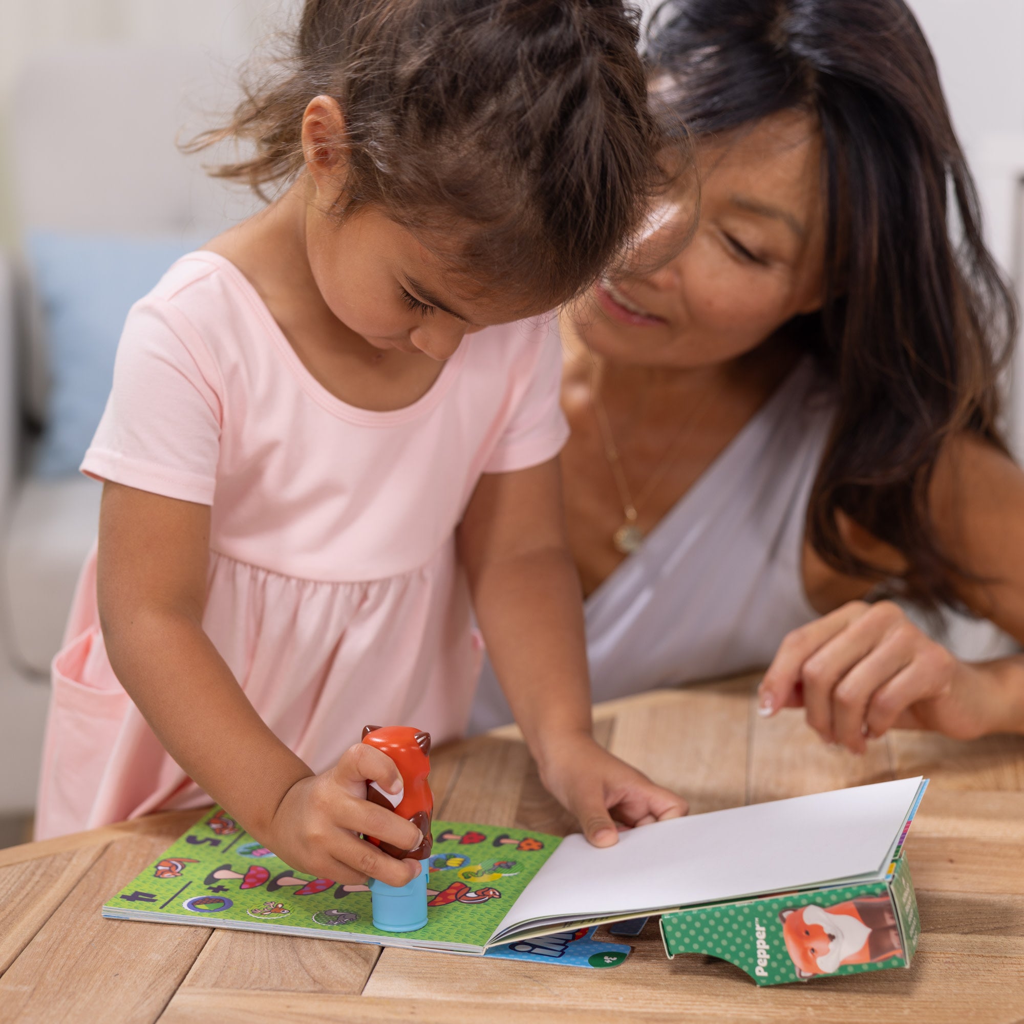 Sticker WOW!™ Activity Pad & Sticker Stamper - Fox - Image 6